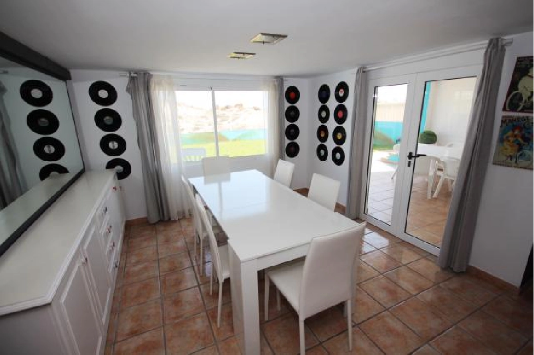 beach house in Oliva(Oliva) for sale, built area 220 m², year built 1996, condition neat, + stove, air-condition, plot area 430 m², 6 bedroom, 2 bathroom, swimming-pool, ref.: Lo-3416-33