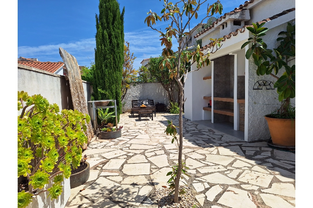 summer house in Els Poblets for holiday rental, built area 126 m², year built 1995, condition modernized, + central heating, air-condition, plot area 560 m², 2 bedroom, 2 bathroom, swimming-pool, ref.: V-0117-12