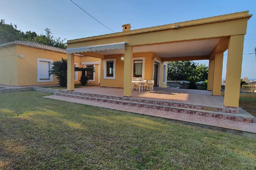 mansion in Oliva for sale, built area 210 m², year built 1995, condition neat, + stove, plot area 849 m², 4 bedroom, 3 bathroom, swimming-pool, ref.: RA-0921-1