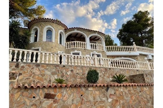 villa-in-Denia-for-sale-SC-T1221-2.webp