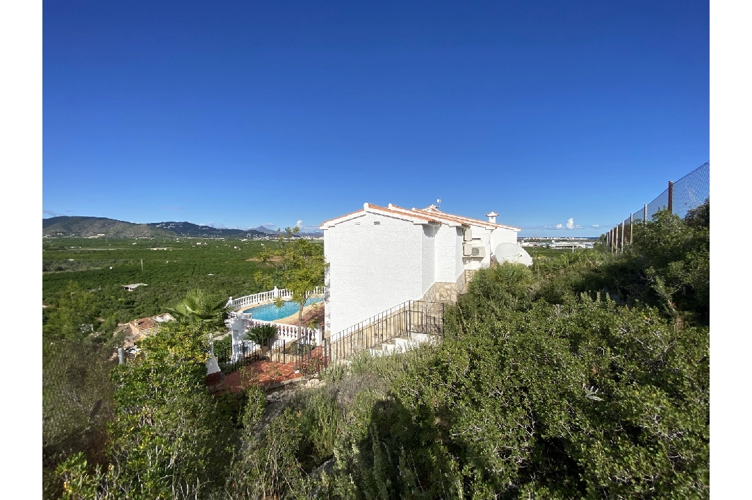 villa in Oliva(Sant Pere) for sale, built area 119 m², year built 1991, condition modernized, air-condition, plot area 897 m², 3 bedroom, 2 bathroom, swimming-pool, ref.: GC-3221-34