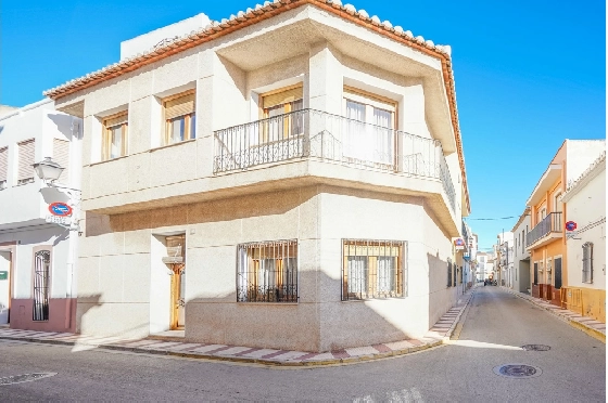 town-house-in-Gata-de-Gorgos-Centre-for-sale-BP-4170GAT-1.webp