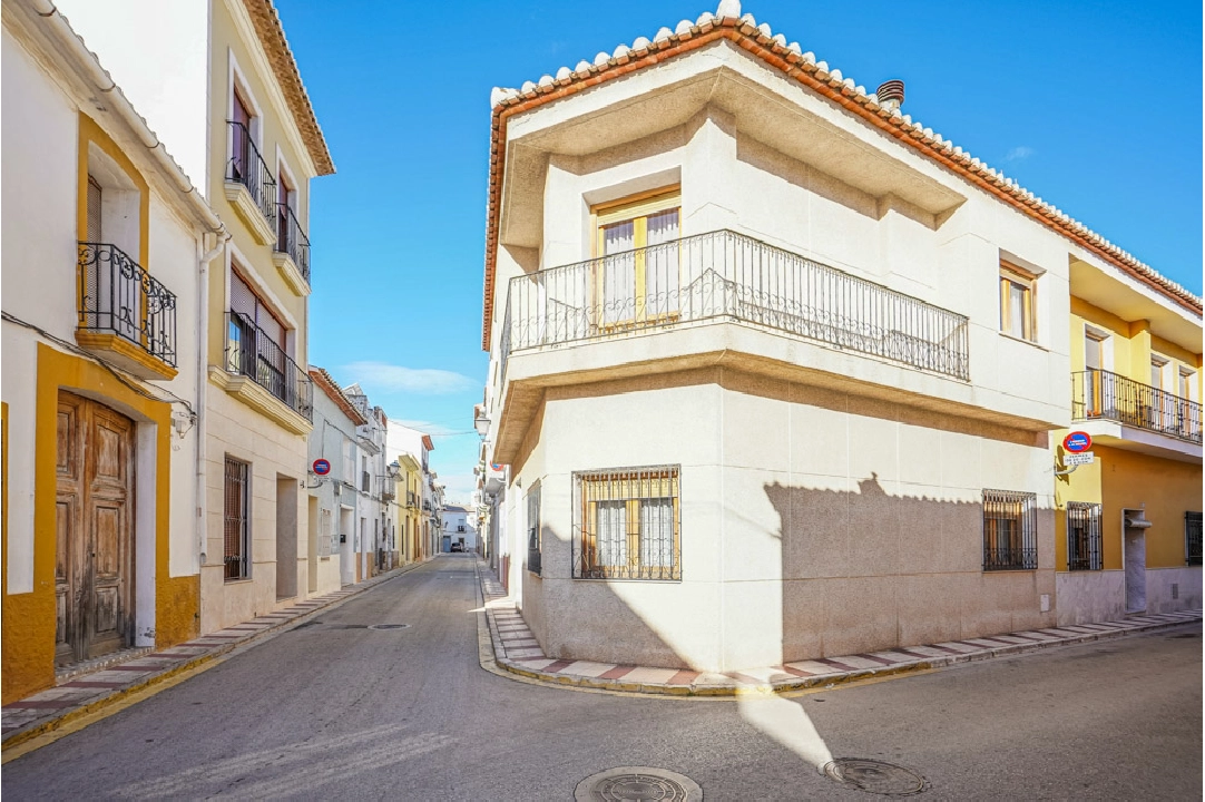 town house in Gata de Gorgos(Centre) for sale, built area 136 m², air-condition, plot area 73 m², 4 bedroom, 2 bathroom, ref.: BP-4170GAT-21