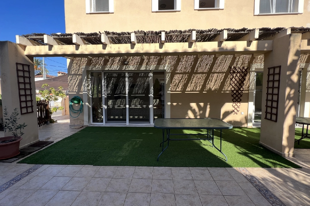 terraced house in Denia for rent, built area 130 m², condition neat, + KLIMA, air-condition, plot area 160 m², 4 bedroom, 3 bathroom, swimming-pool, ref.: D-0223-17