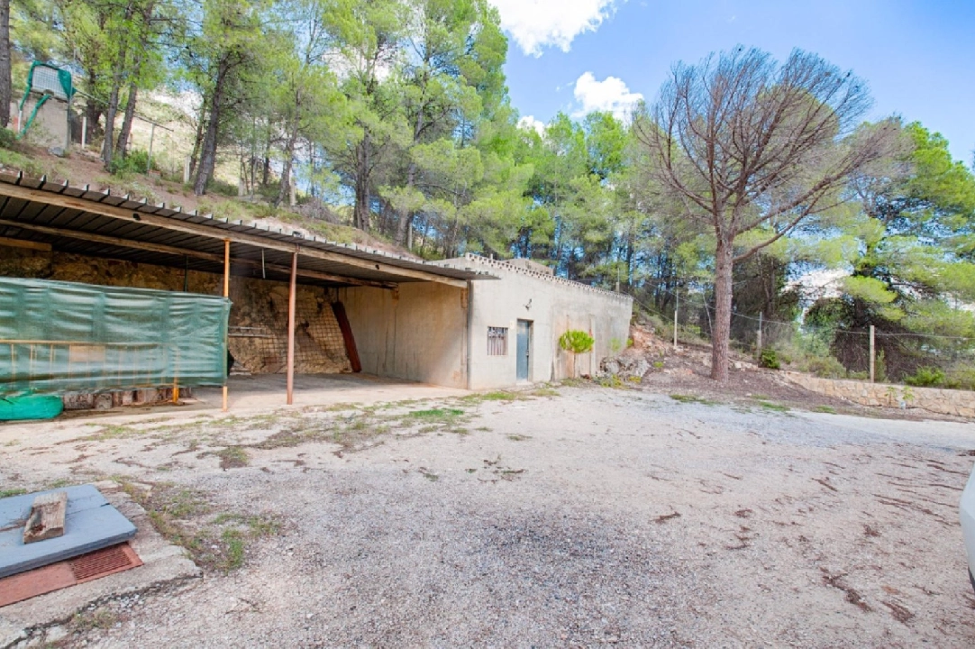 country house in Relleu for sale, built area 174 m², year built 1990, air-condition, plot area 26000 m², 4 bedroom, 1 bathroom, swimming-pool, ref.: AM-12046DA-48