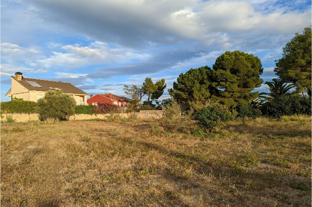 residential ground in Denia for sale, air-condition, plot area 1315 m², swimming-pool, ref.: BP-C3XY8042DEN-1