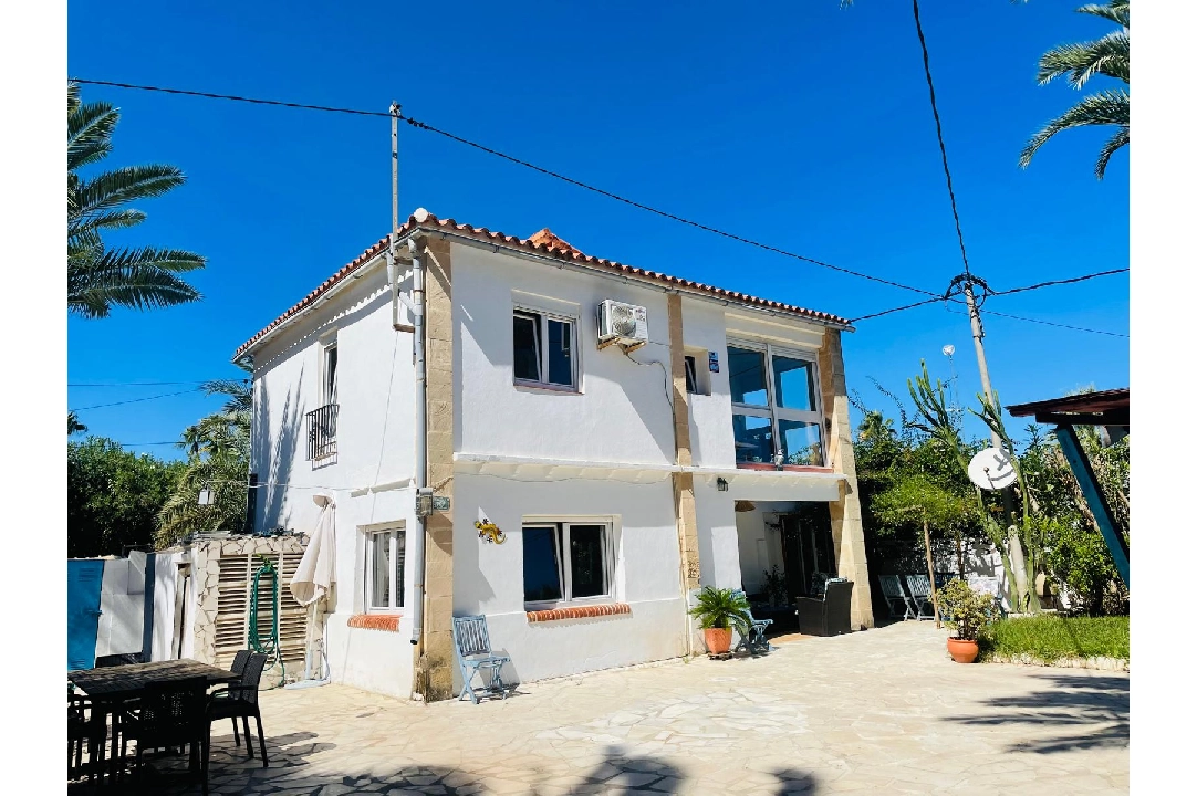 villa in Denia for sale, built area 133 m², year built 1970, air-condition, plot area 350 m², 3 bedroom, 2 bathroom, swimming-pool, ref.: UM-UV-0624-25